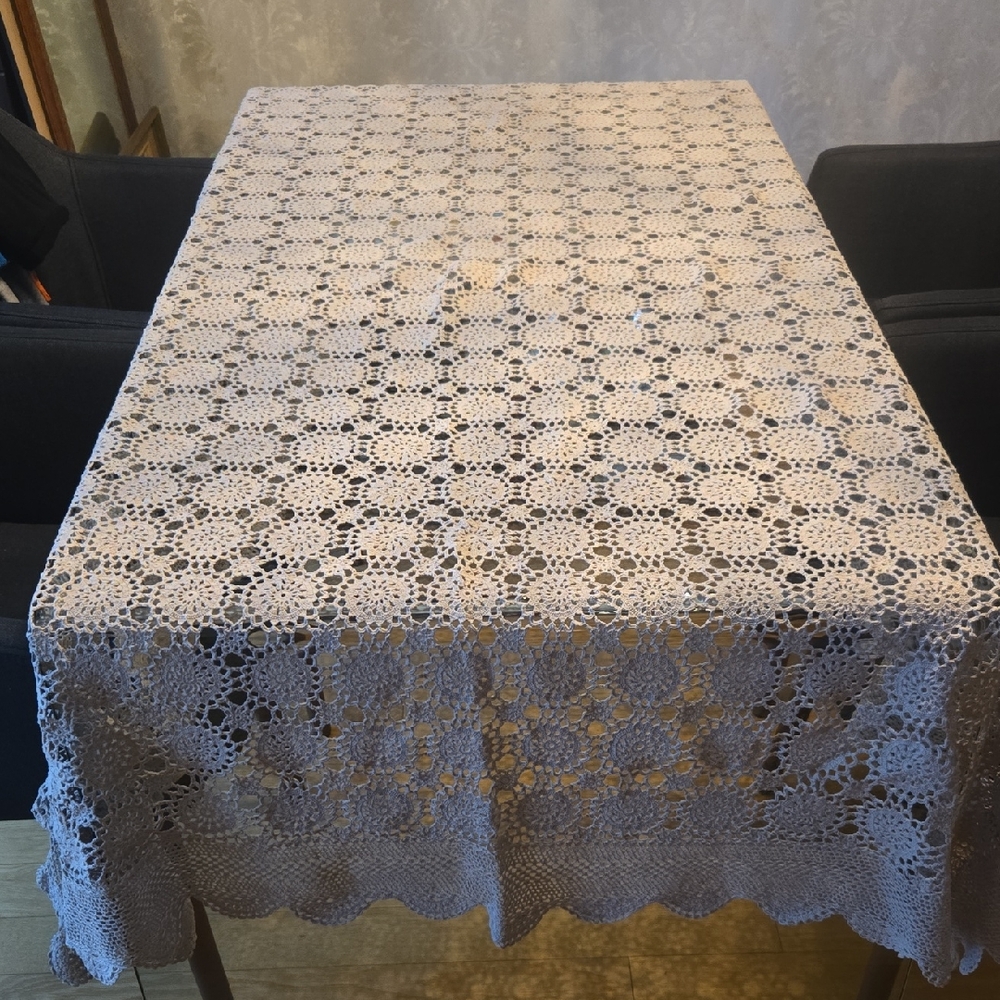 Elegant Crochet Lace Tablecloth - Ecru